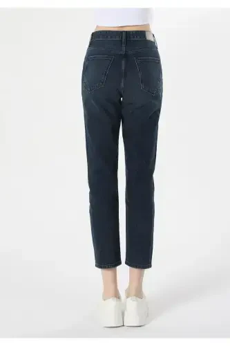 Женские брюки 891 Maya Slim Fit с заниженной талией и зауженными штанинами темно-синего цвета - 2