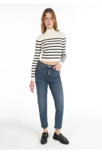 Женские джинсовые брюки Maria Mom Fit с высокой талией и зауженными штанинами - 4