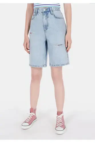 Женские джинсовые шорты средней посадки синего цвета - 4