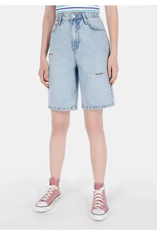 Женские джинсовые шорты средней посадки синего цвета - 4