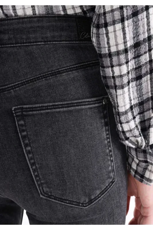 Женские джинсы Diana Slim Fit с высокой талией и узкими штанинами - 6