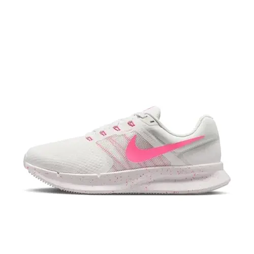 Женские кроссовки для бега по асфальту Nike Women's Run Swift 3 
