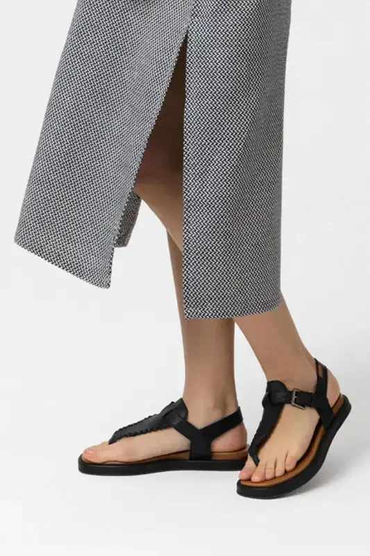 Женские летние сандалии, черная натуральная кожа, с ремешком между пальцами, коричневый кожаный ремешок на щиколотке. - 8