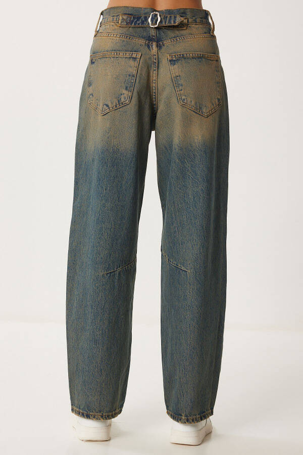 Женские тёмно-синие широкие джинсы с высокой талией и эффектом потертости - 10