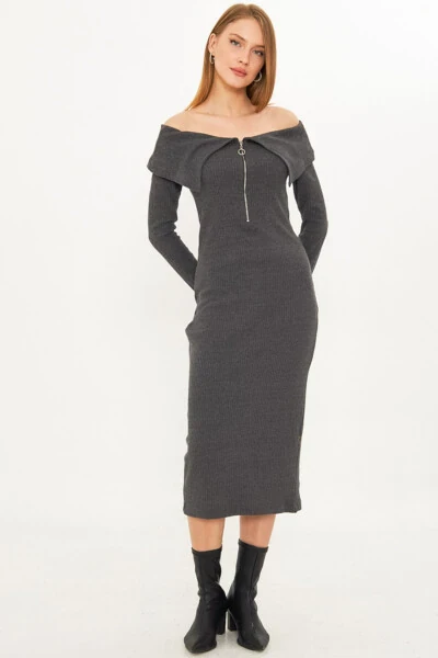 Женский антрацитовый с низкими плечами на молнии спереди с разрезом - 4