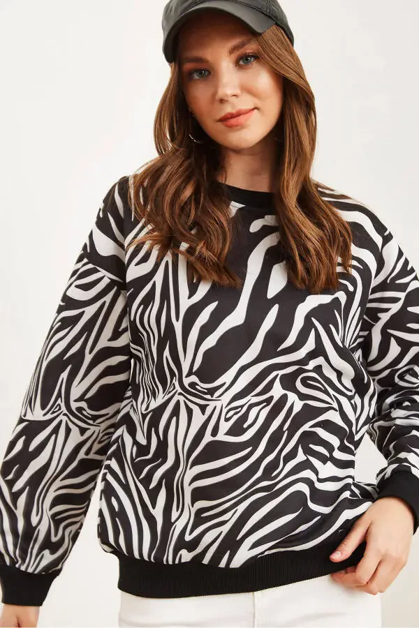 Женский базовый свободный свитшот Zebra с мягкой текстурой SWT-19000457 - 4