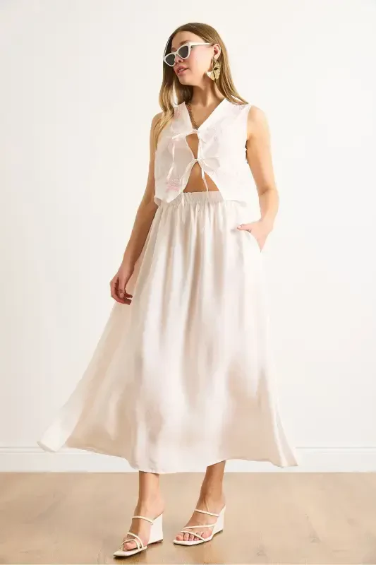 Женский белый модальный верх с вышивкой, жилет, юбка-клеш с нижними карманами - 3