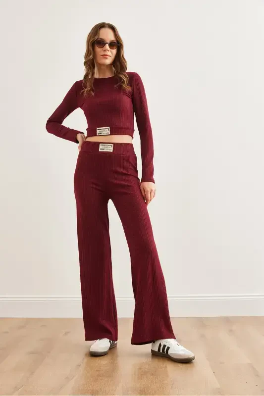 Женский бордовый текстурированный костюм с гербом, ниспадающий комплект TKM-19000314-Bordo - 2