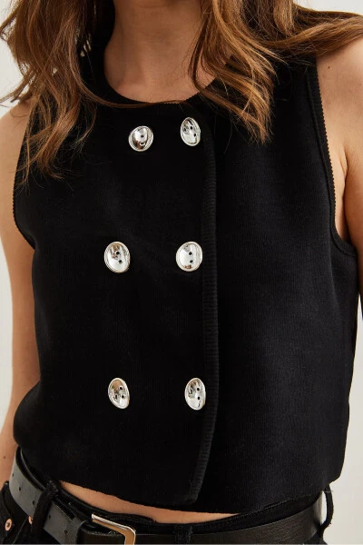 Женский Черный Трикотажный Жилет с Двумя Серебряными Пуговицами - 6