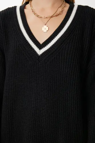 Женский черный V-образный свитер оверсайз BP00140 - 5