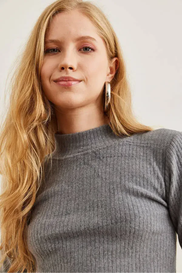 Женский дымчатый ребристый шерстяной костюм с чертополохом TKM-19000304 - 6