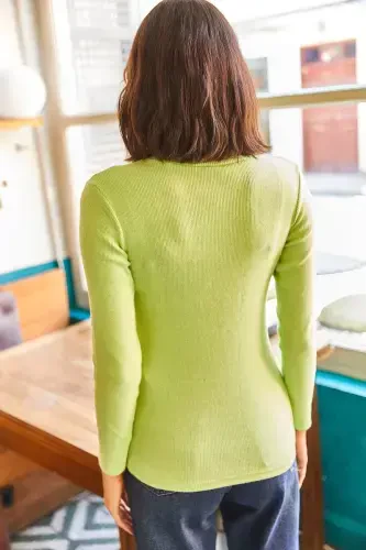 Женский фисташковый зеленый облегающий боди с высоким воротом и начесом BLZ-19000599-Фисташковый зеленый - 5