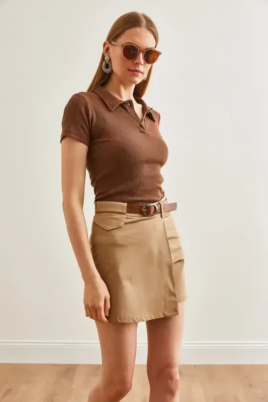 Женский Габардиновый Хлопковый Плащ с Норковым Поясом и Деталью на Клапане - 4