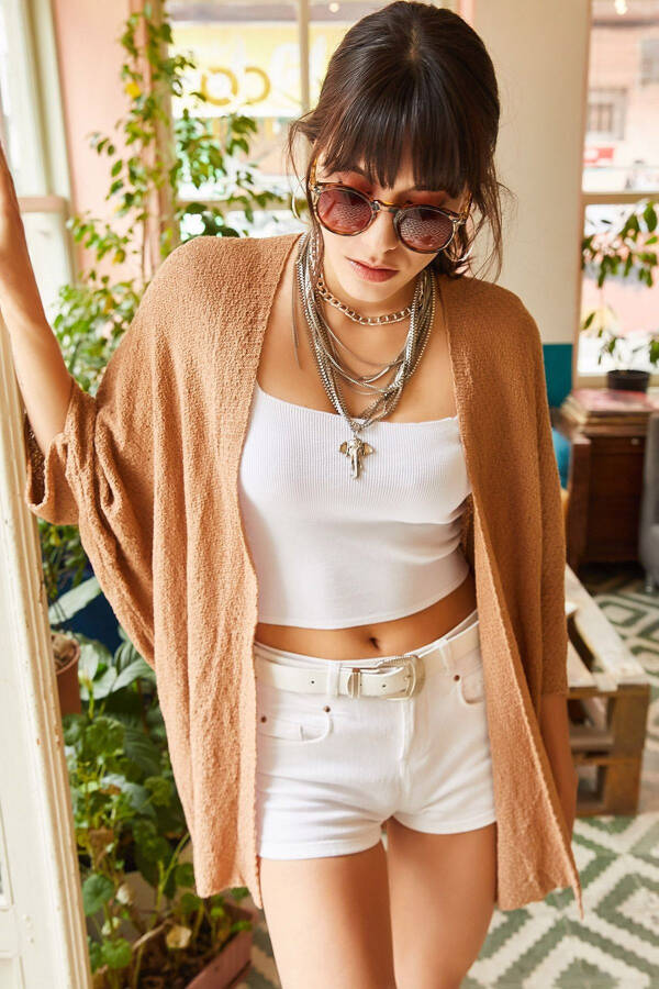 Женский кардиган цвета кофе с молоком со спущенными рукавами на весну HRK-19000057 - 3