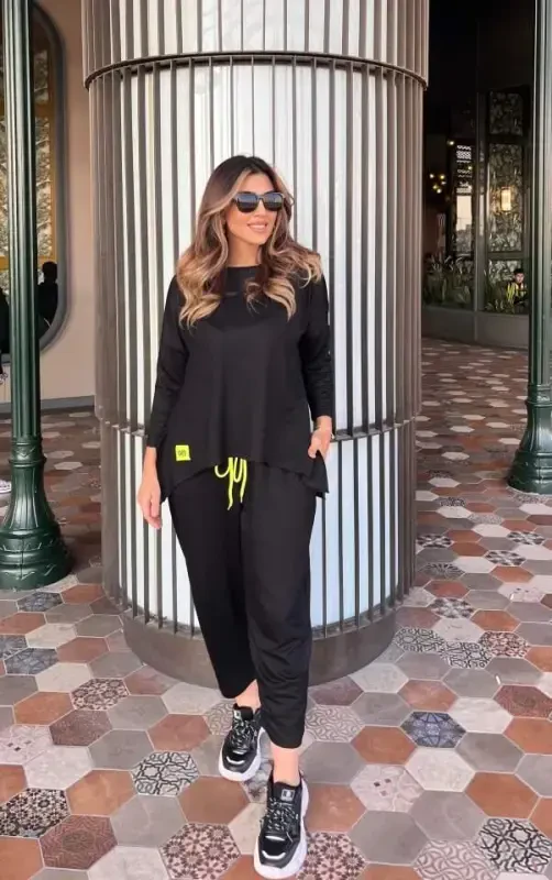 Женский костюм двойка из двухниточной вискозной хлопковой ткани с деталями отделки. - 4