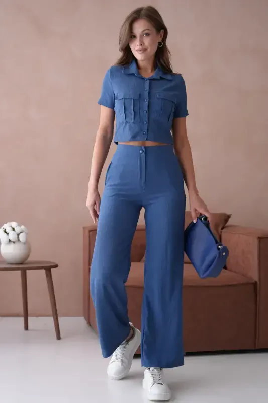 Женский костюм с брюками, клапанами и пуговицами - Индиго - 6