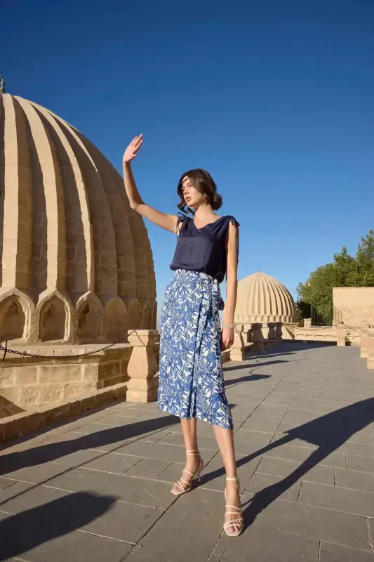 Женский костюм с юбкой с рисунком листьев Monamise 23032 - 4