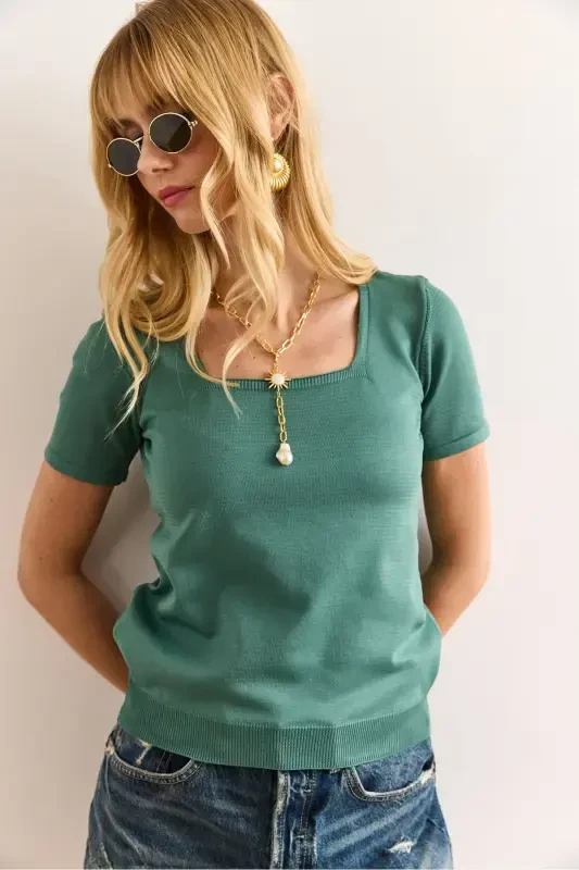 Женский мятно-зеленый трикотажный топ с квадратным вырезом и короткими рукавами. - 5