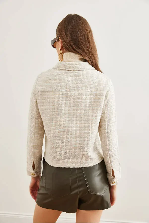 Женский пиджак из твида с блестками, карманами и пуговицами экрю - 8