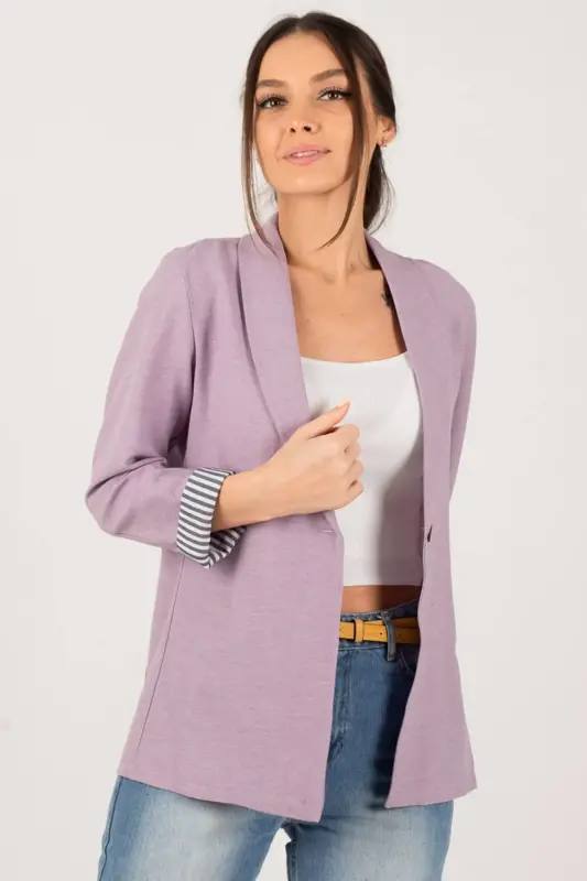 Женский пиджак лиловый рукав в полоску на одной пуговице ARM-22K001122-Lila - 4
