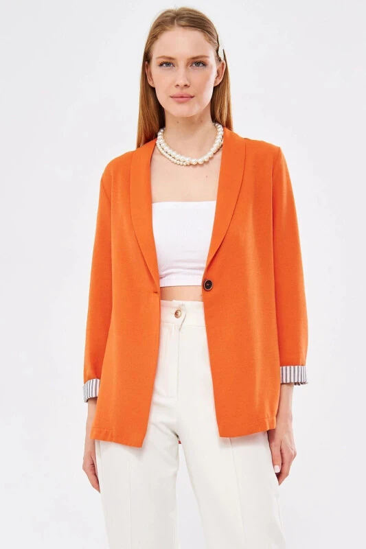 Женский пиджак светло-оранжевый с полосками на рукавах на одной пуговице ARM-22K001122-Светло-оранжевый - ARMONIKA
