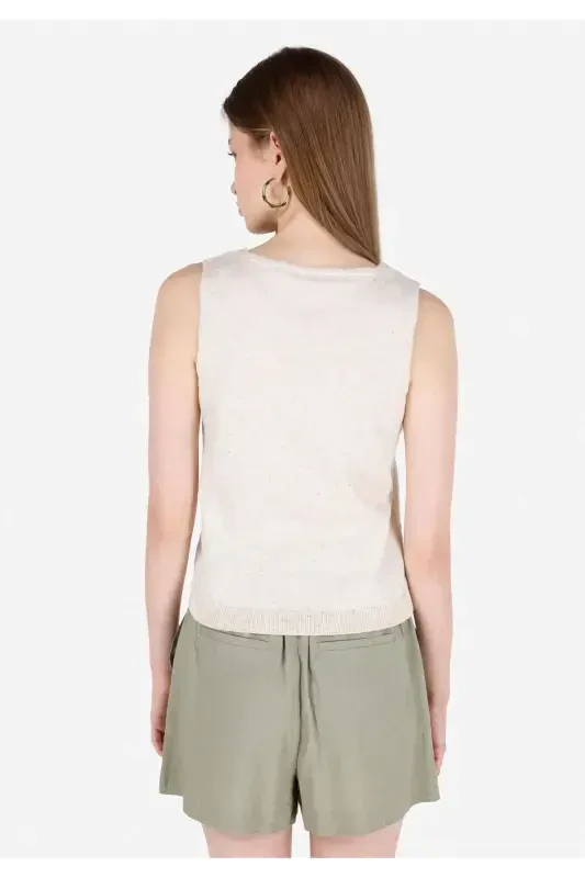 Женский свитер цвета экрю - 2