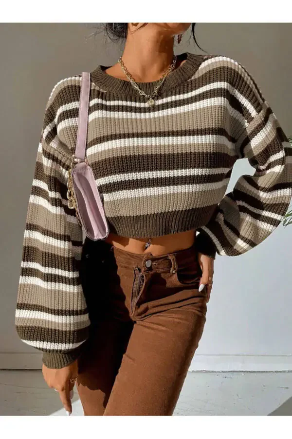 Женский свитер кроп с полосками из трикотажа в стиле Салоники - 3