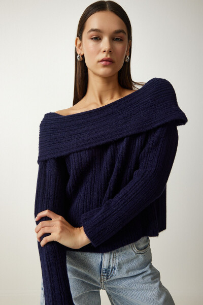 Женский темно-синий трикотажный свитер с воротником Мадонна PF00049 