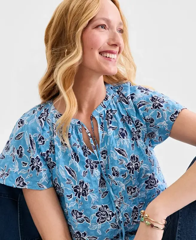 Women's Seersucker Split-Neck Flutter Sleeve Top, Created for Modazone - Bloom Cool River - 4