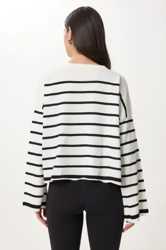 Женский трикотажный кроп-худи в черно-белую полоску oversize US00659 - 5