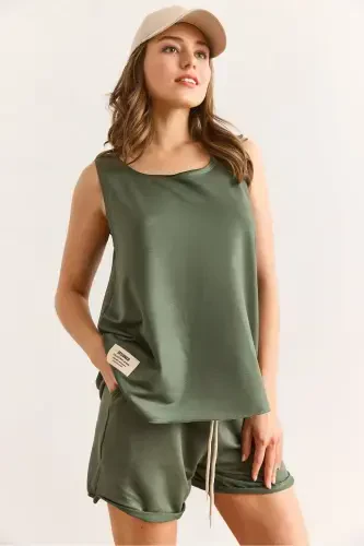 Женский Зеленый Костюм с Шортами и Деталями в Виде Кристаллов TKM- - 1