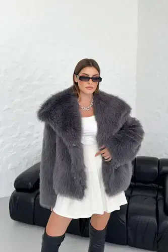 женское антрацитовое оверсайз импортное меховое пальто на кнопках N - 1