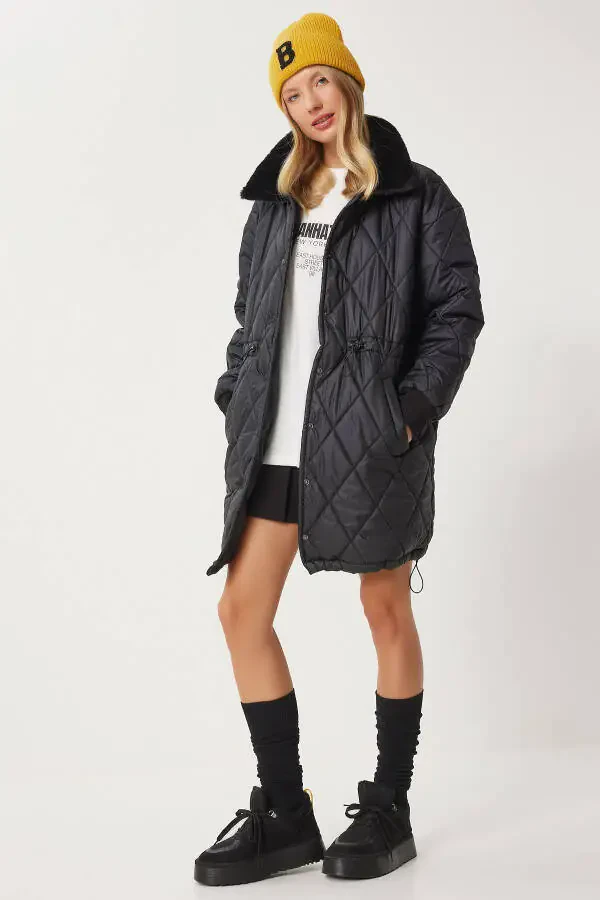 Женское черное стеганое пальто с меховым воротником PYS0030 - 1