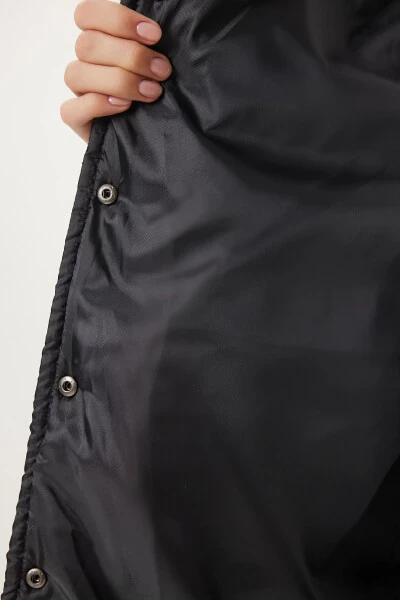 Женское черное стеганое пальто с меховым воротником PYS0030 - 6