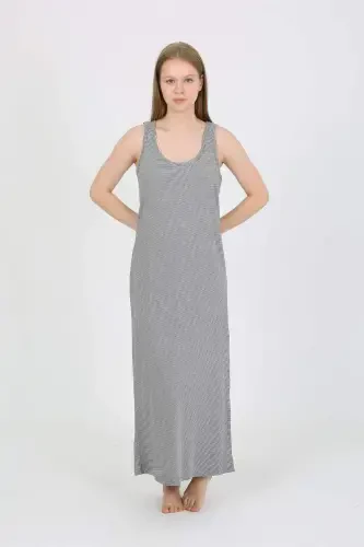 Женское длинное серое ночное платье с широкими бретелями и разрезом 90110 - 3