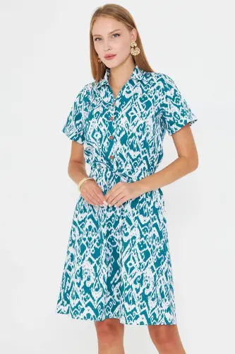 Женское изумрудное платье-рубашка с короткими рукавами, с узором и эластичной талией ARM-23Y001079-Изумруд - 3