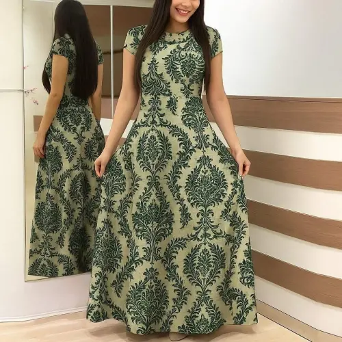 Женское короткое платье-макси с круглым вырезом в горошек из крепа - 3