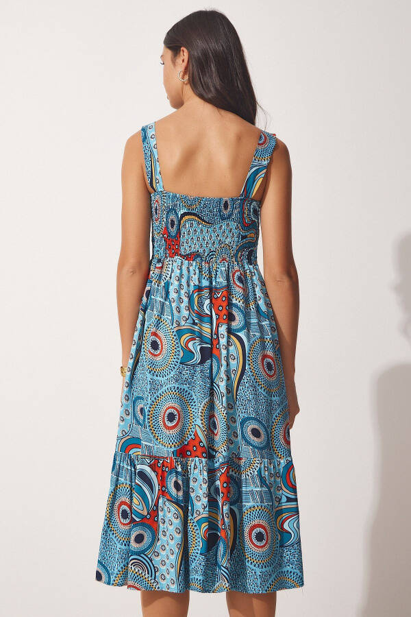 Женское летнее вискозное платье с квадратным вырезом и синими цветами DD01189 - 5