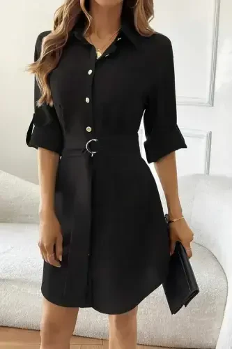 Женское льняное мини-платье импортного производства с длинными рукавами, воротником, пуговицами спереди и поясом на талии. - 1