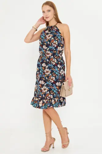 Женское платье цвета морской волны в цветочек с завязками на шее, поясом на талии и оборками на юбке ARM-23Y001112-Морская волна в цветочек - Modazone (1)