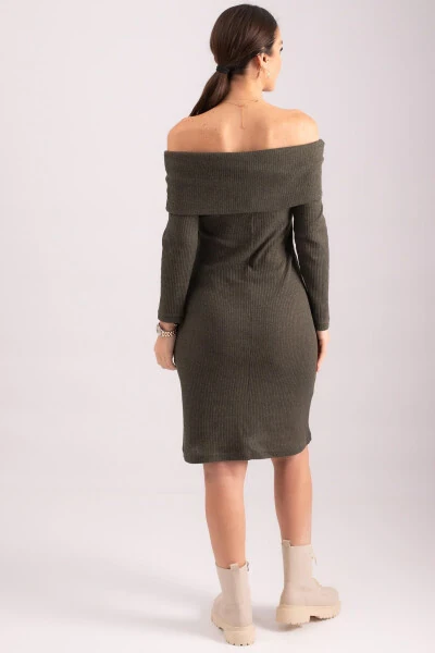 Женское платье-корсет из рубчатой ткани с воротником Мадонна цвета хаки, приталенное ARM-24K001070 - 4