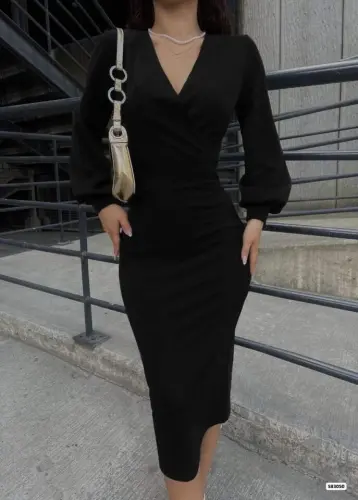 Женское платье макси из крепа с люрексом, длинными рукавами, запахом, сборками и рукавами-буфами. - 1