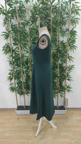 Женское платье миди на бретелях с квадратным вырезом из импортного крепа - 8