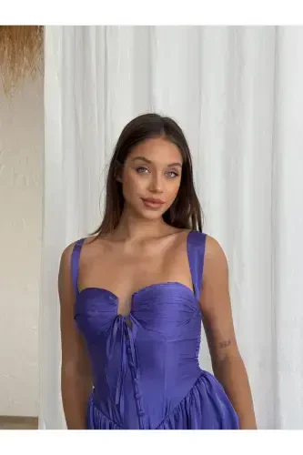 Женское вечернее платье мини синего цвета с толстыми бретелями, открытой спиной и деталями на груди - Вечернее и выпускное платье-Mor - 3