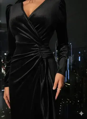 Женское велюровое платье миди с длинными рукавами, запахом и боковой сборкой - 3