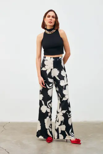 Zincir Aksesuarlı Crop Bluz - Siyah-SİYAH - SATEEN (1)
