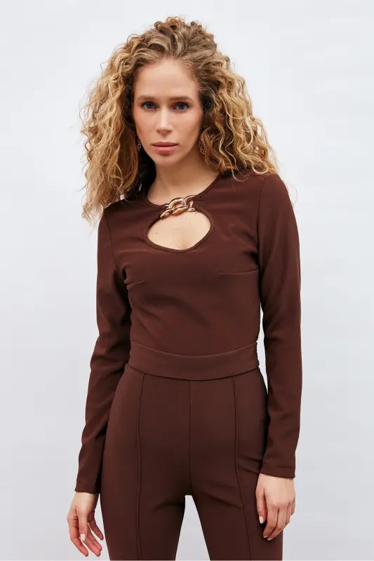 Zincir Detaylı Bluz - Kahve - KAHVE - 2