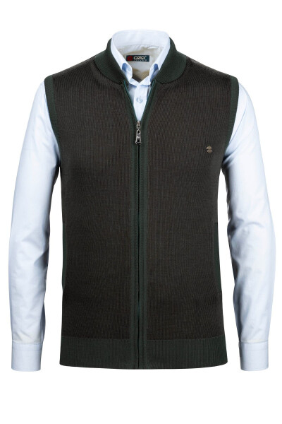 Zippered pocket, steel knit vest. - 1