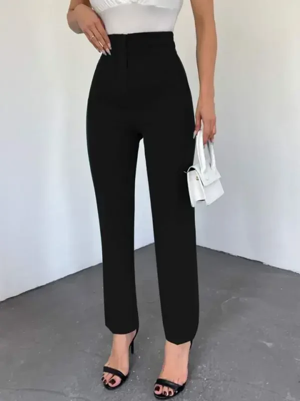 Zra Pleated Carrot Trousers - Black - BÜYÜKBEDENIZ